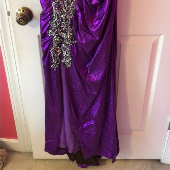 PROM DRESS - Picture 2 of 3